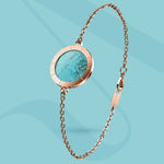 Bracelet en or et pierre ornementale en turquoise. Bracelet de luxe par B.R.M Luxury.
